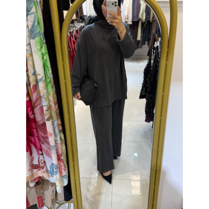 Linda pantolunlu takım